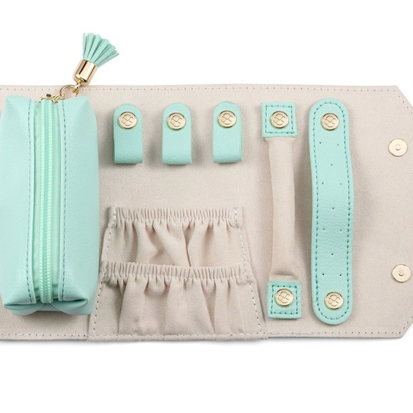 Vegan Leather Mint Green Travel Jewelry Organizer Compact Roll Up Case NWOT - Picture 3 of 17